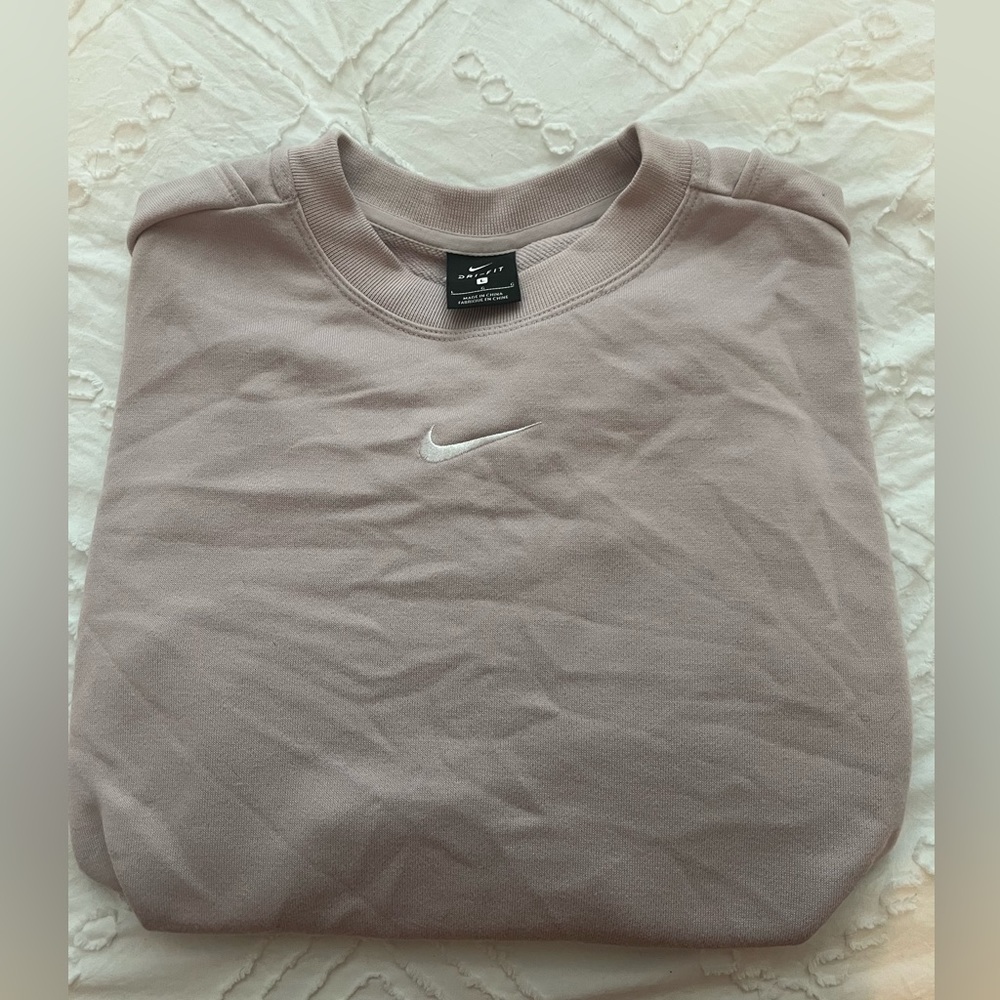 Woman’s Nike crewneck